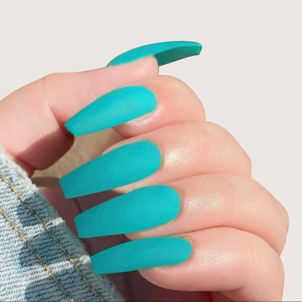 24 Piece Seafoam Green Artificial Nail Set